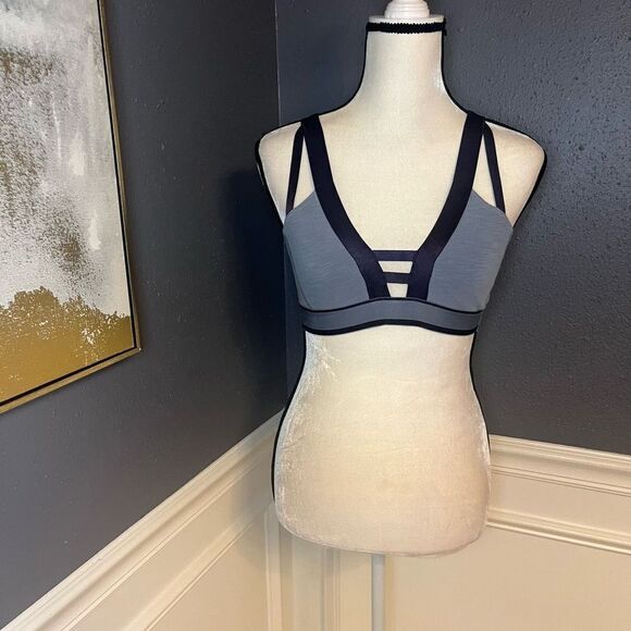 Lululemon Inner Essence Bra - Picture 6 of 11